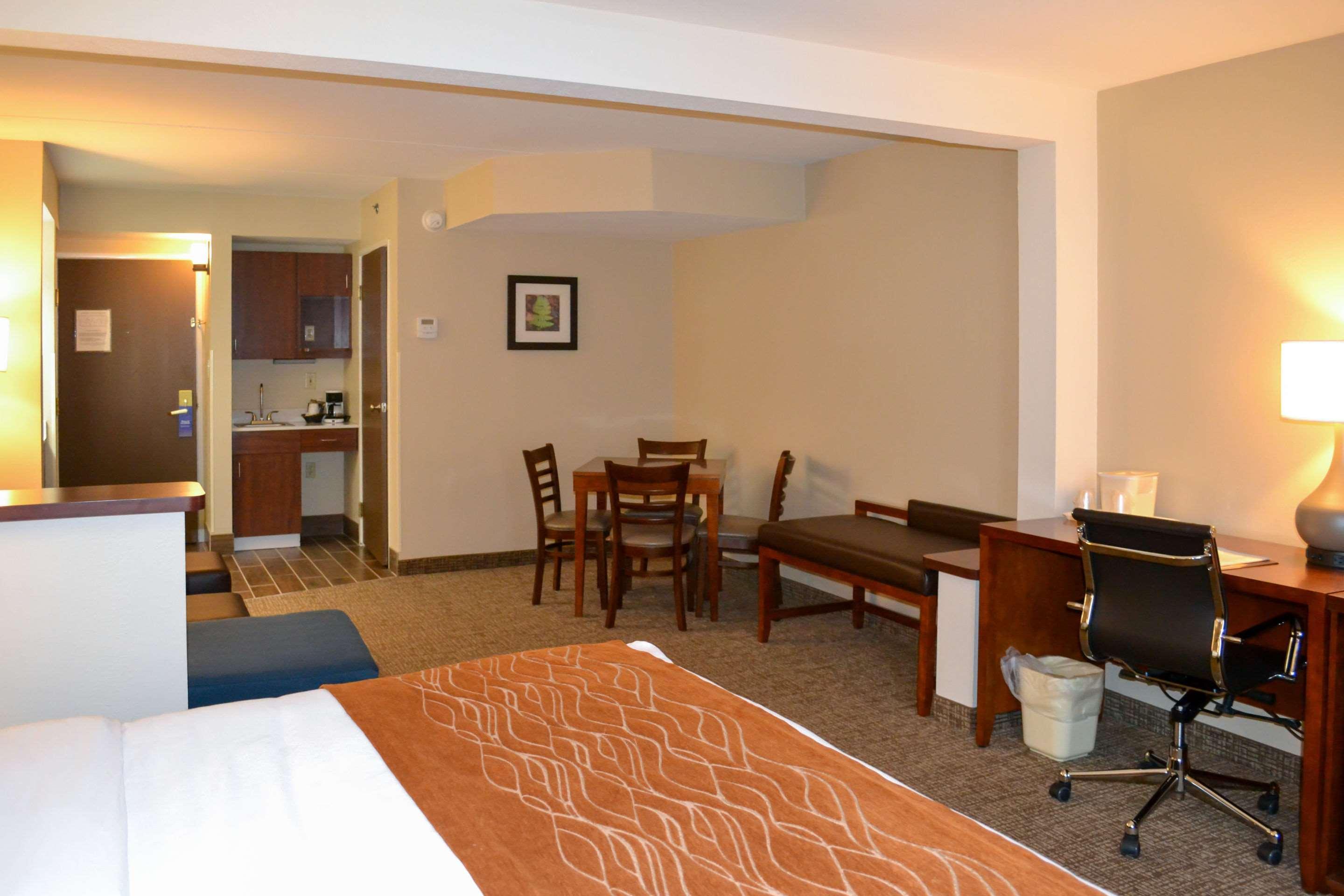Comfort Inn & Suites Wilkes Barre - Arena Exterior photo